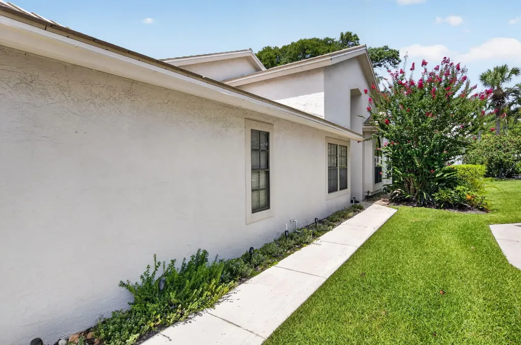10984 Stafford Circle S Boynton Beach FL 33436