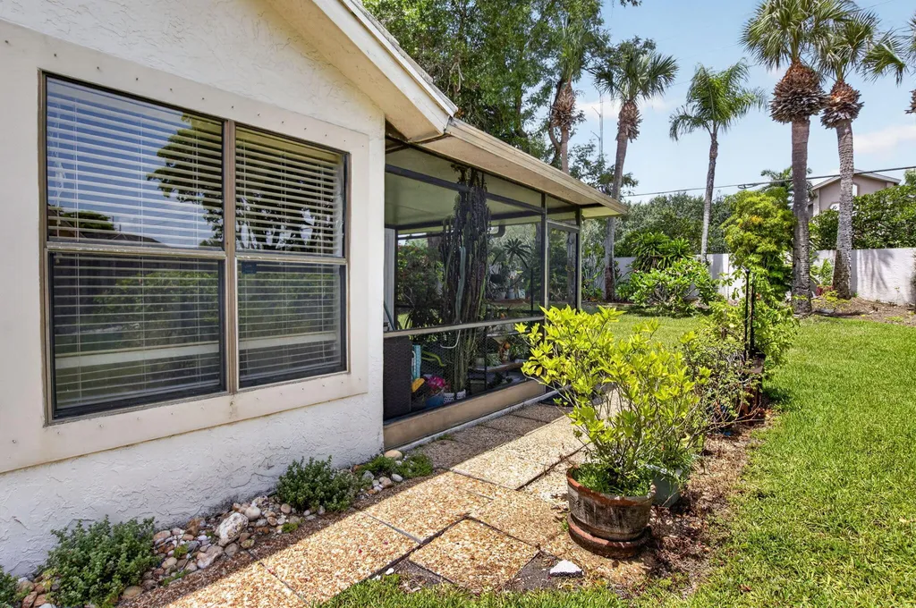 10984 Stafford Circle S Boynton Beach FL 33436