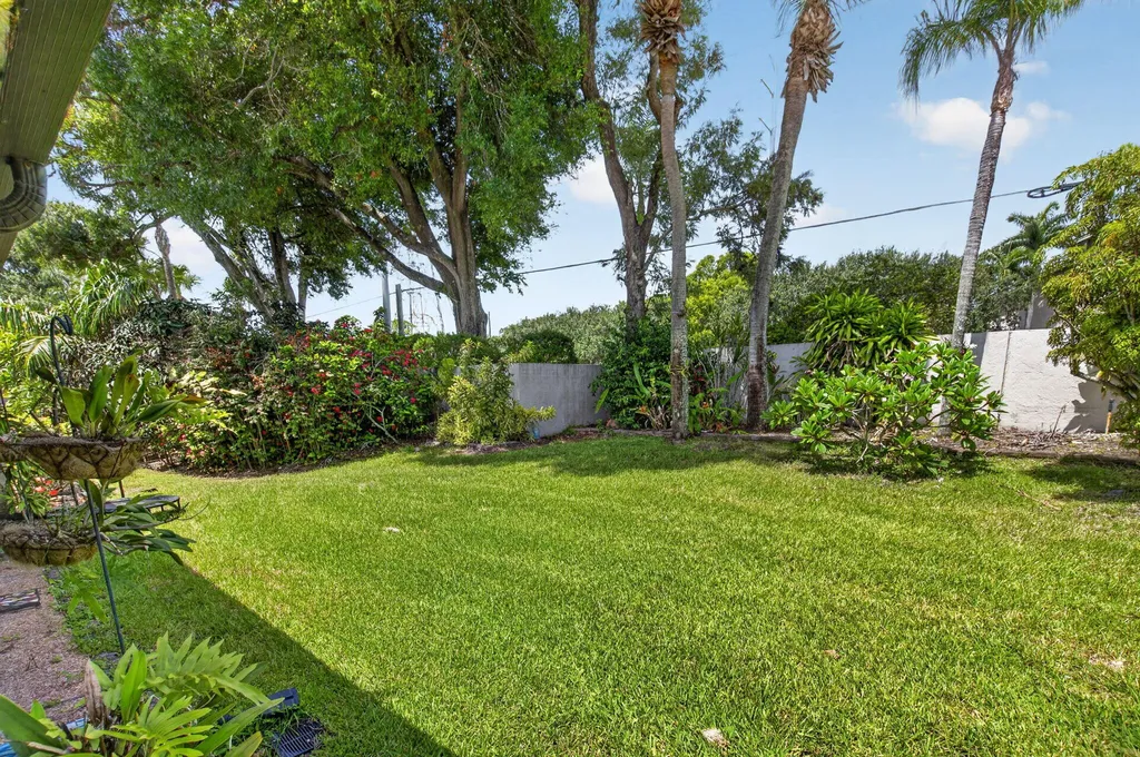 10984 Stafford Circle S Boynton Beach FL 33436