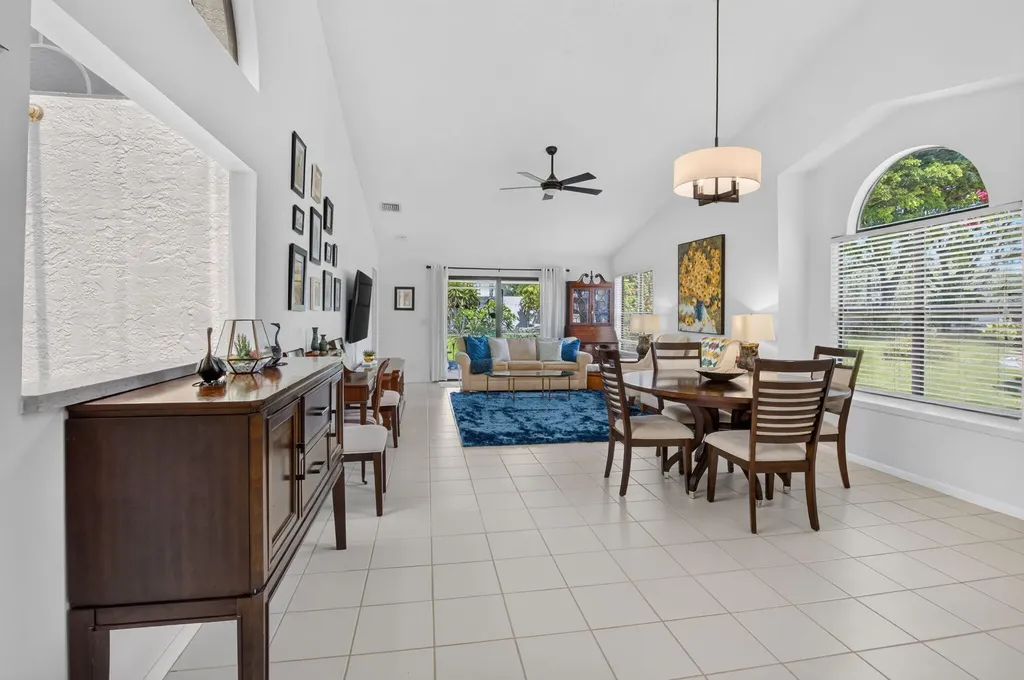 10984 Stafford Circle S Boynton Beach FL 33436