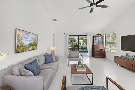 10984 Stafford Circle S Boynton Beach FL 33436