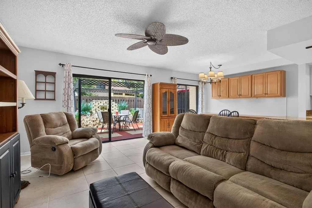 1133 NW 79th Drive Plantation FL 33322