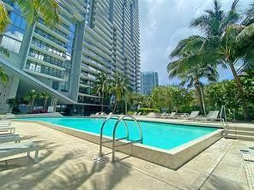 88 SW 7th Street Miami FL 33130