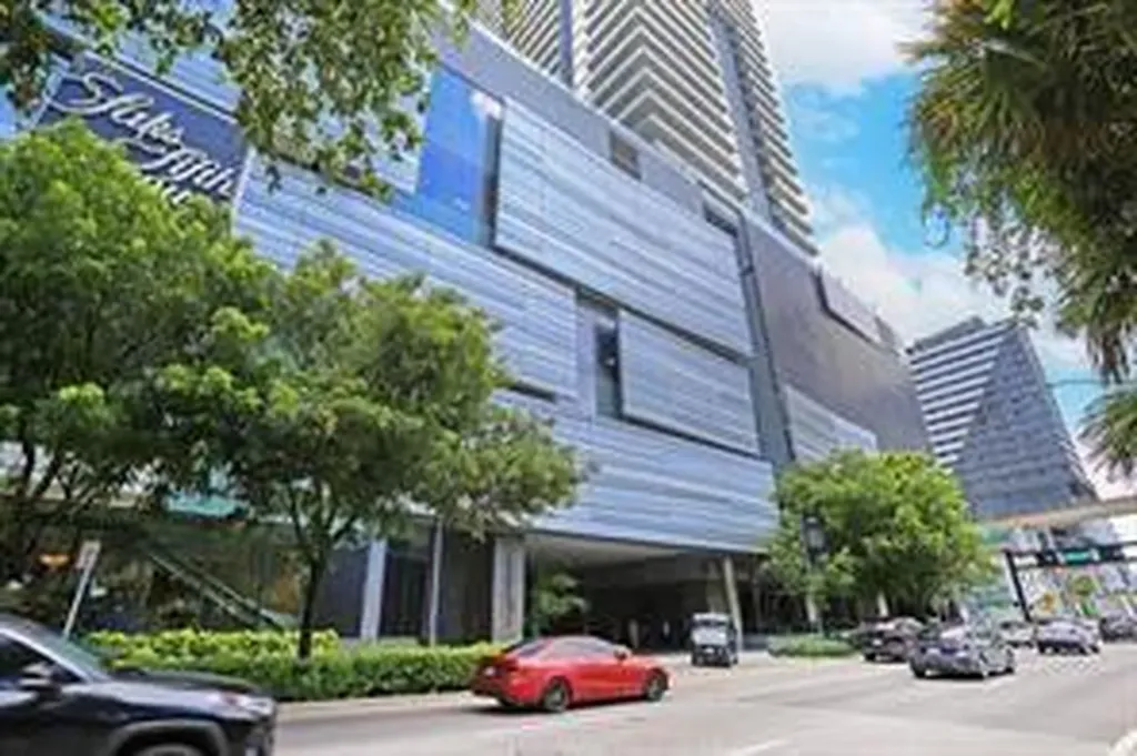 88 SW 7th Street Miami FL 33130