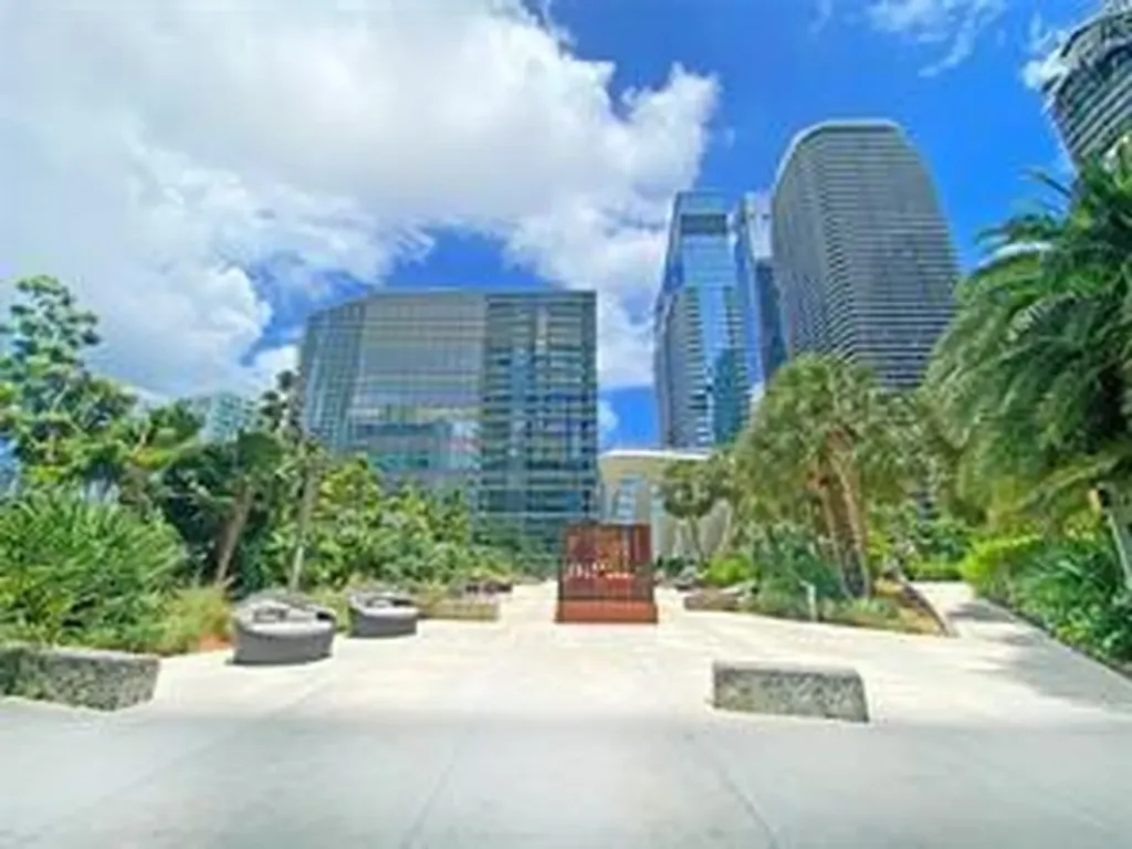 88 SW 7th Street Miami FL 33130