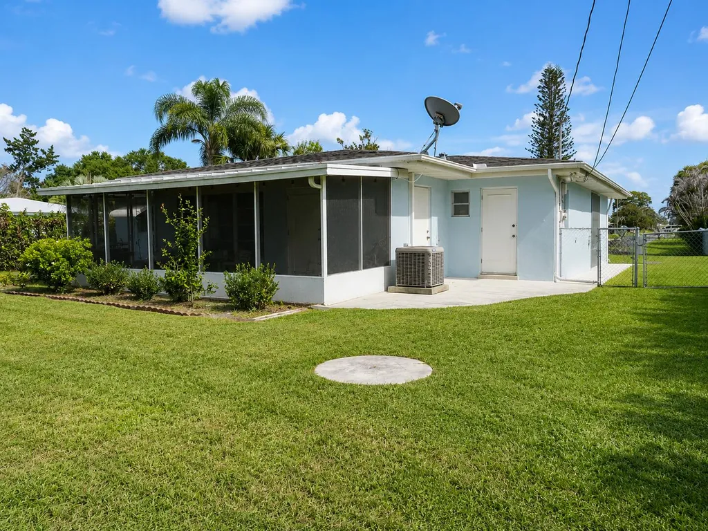 609 Ash Street Port St Lucie FL 34952