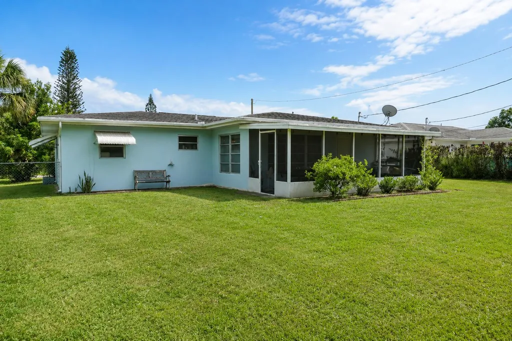 609 Ash Street Port St Lucie FL 34952