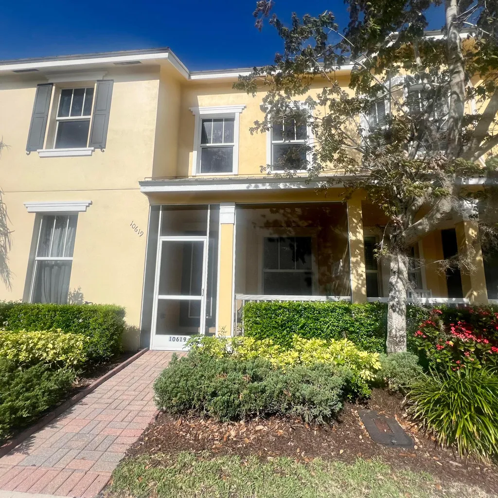10619 SW Cam Run Port St Lucie FL 34987