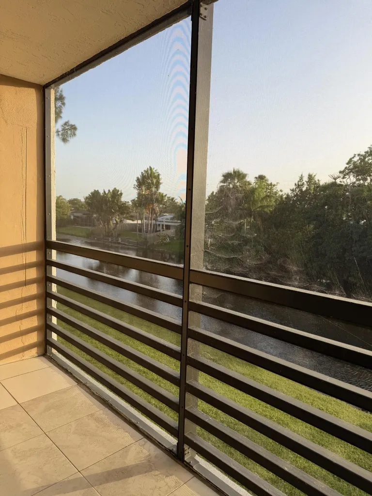 10442 Sunrise Lakes Boulevard Sunrise FL 33322