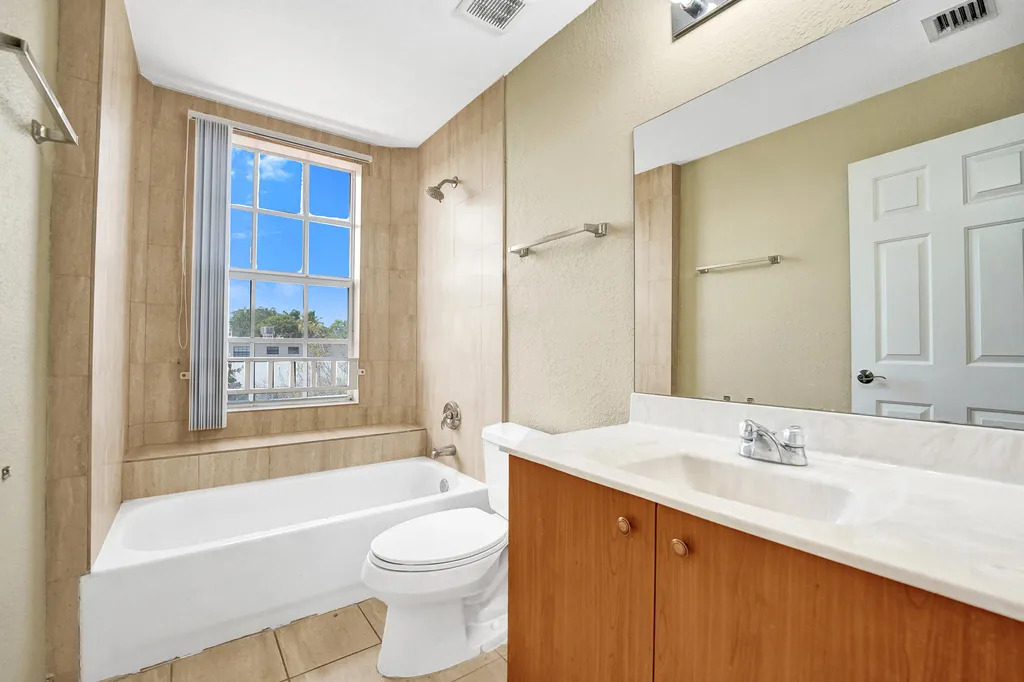 2725 NE 8th Avenue Wilton Manors FL 33334