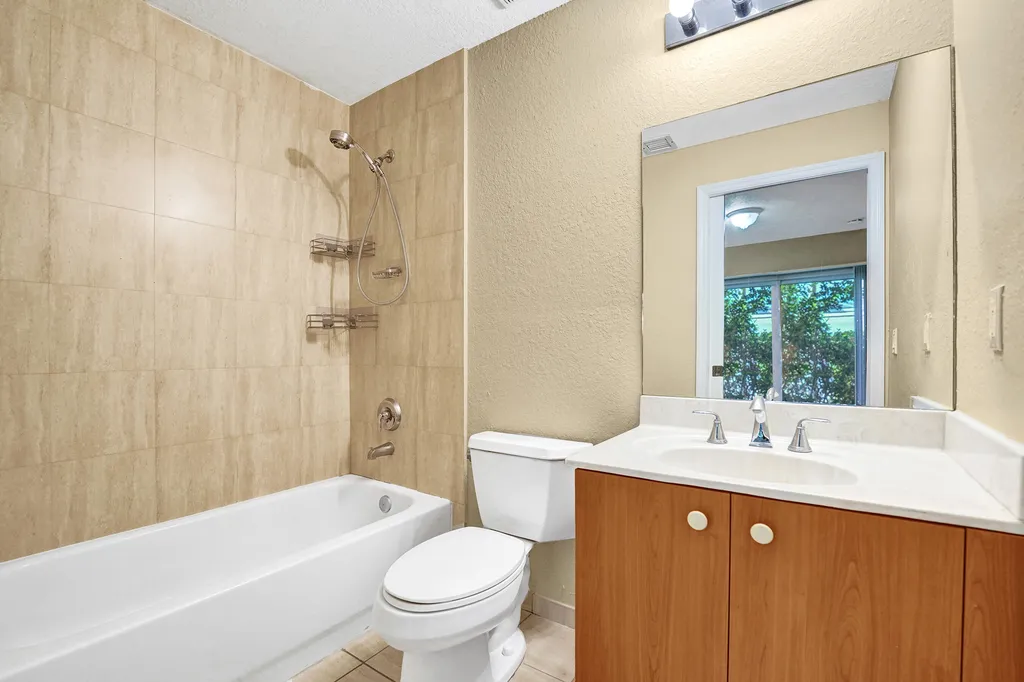 2725 NE 8th Avenue Wilton Manors FL 33334