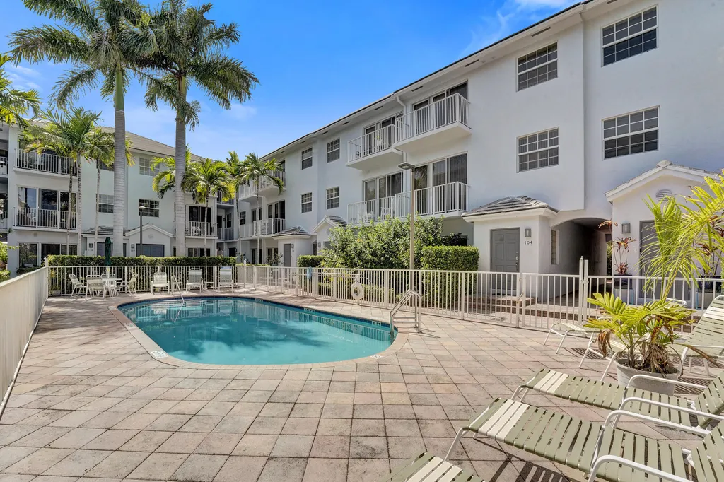2725 NE 8th Avenue Wilton Manors FL 33334