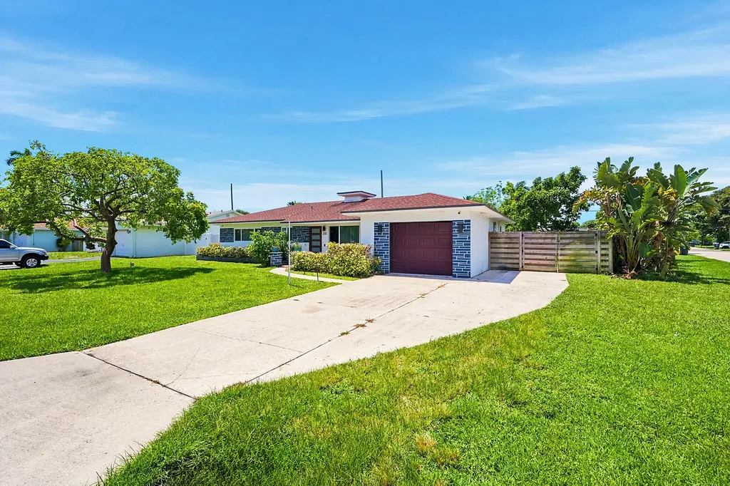 200 NE 28th Terrace Boca Raton FL 33431