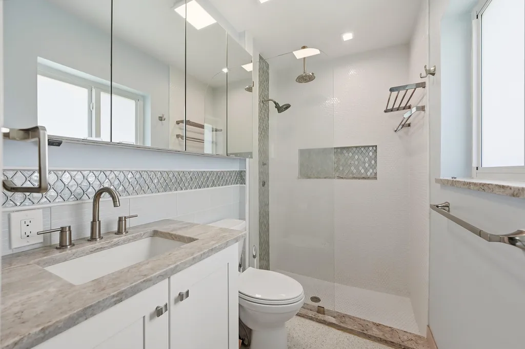 200 NE 28th Terrace Boca Raton FL 33431
