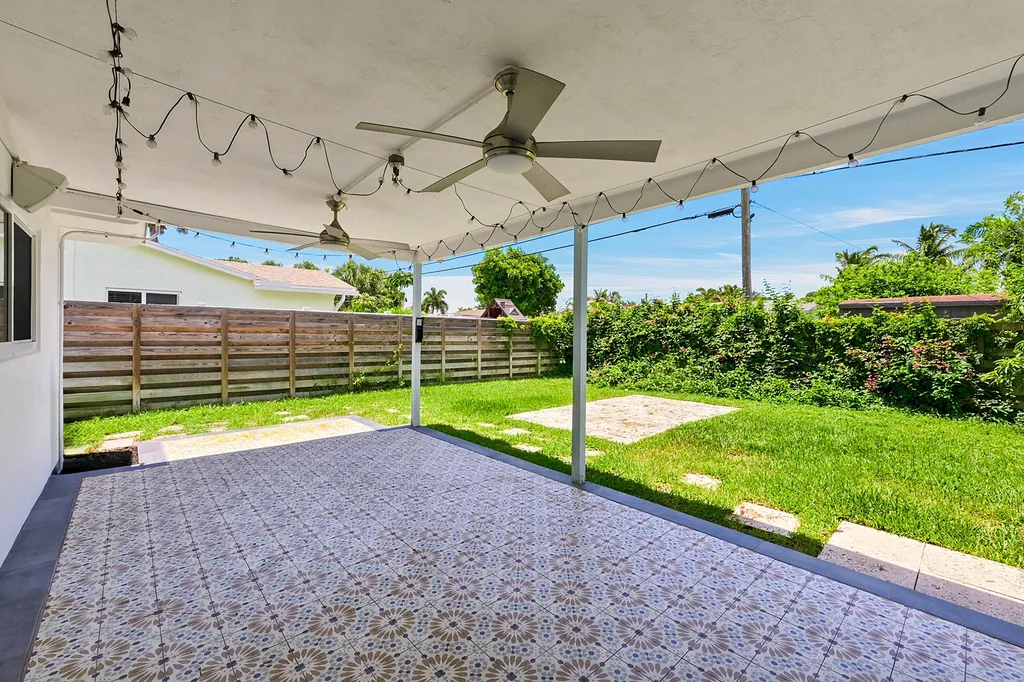 200 NE 28th Terrace Boca Raton FL 33431
