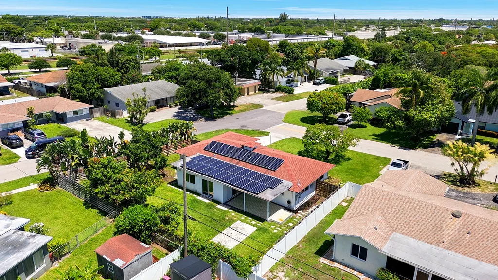200 NE 28th Terrace Boca Raton FL 33431