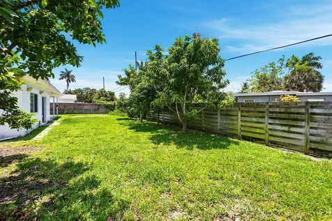200 NE 28th Terrace Boca Raton FL 33431