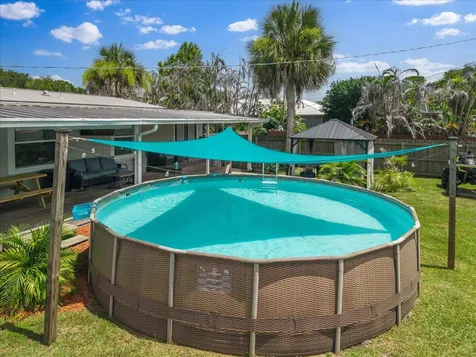 305 17th Avenue Vero Beach FL 32962