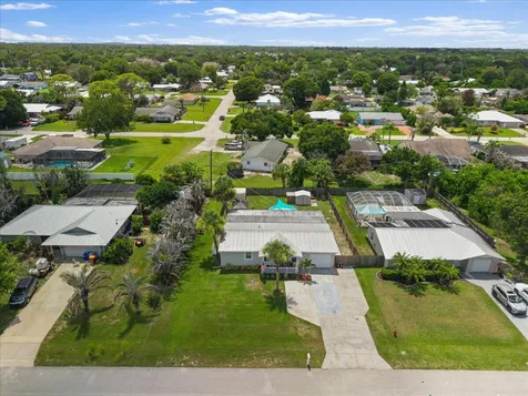 305 17th Avenue Vero Beach FL 32962