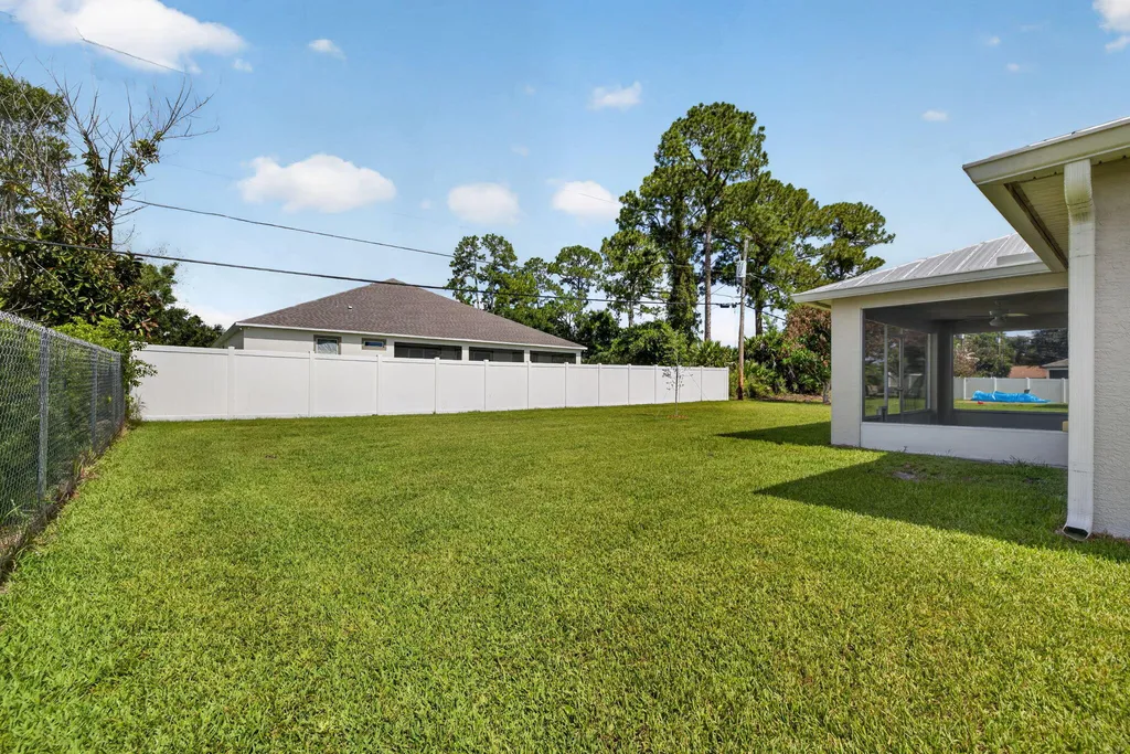 1666 SW Davis Street Port St Lucie FL 34953