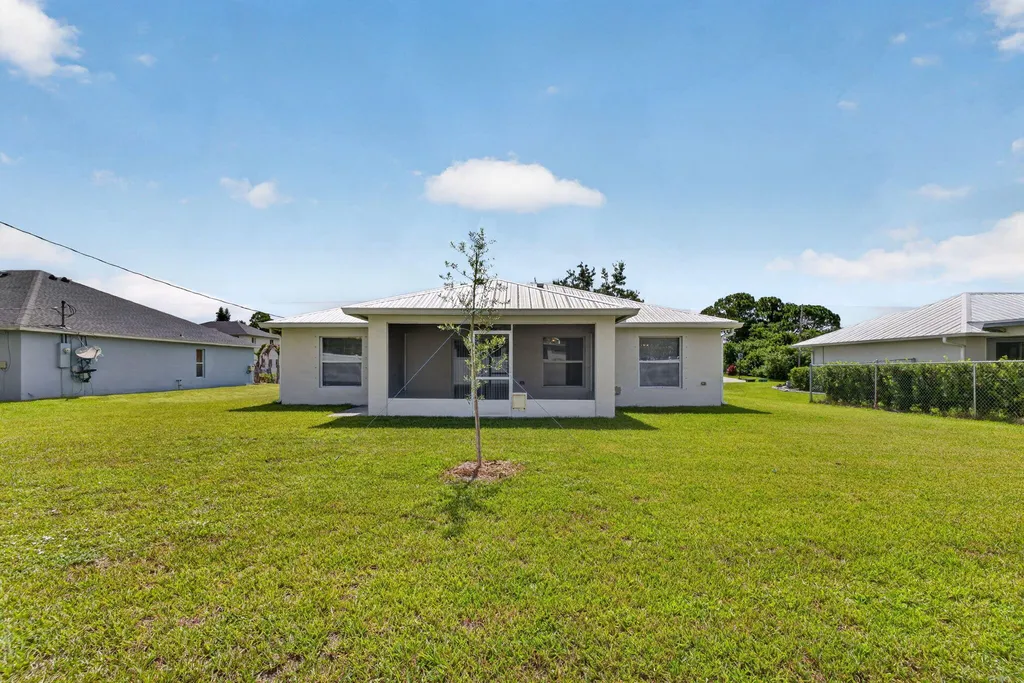1666 SW Davis Street Port St Lucie FL 34953