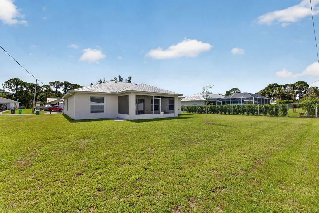 1666 SW Davis Street Port St Lucie FL 34953