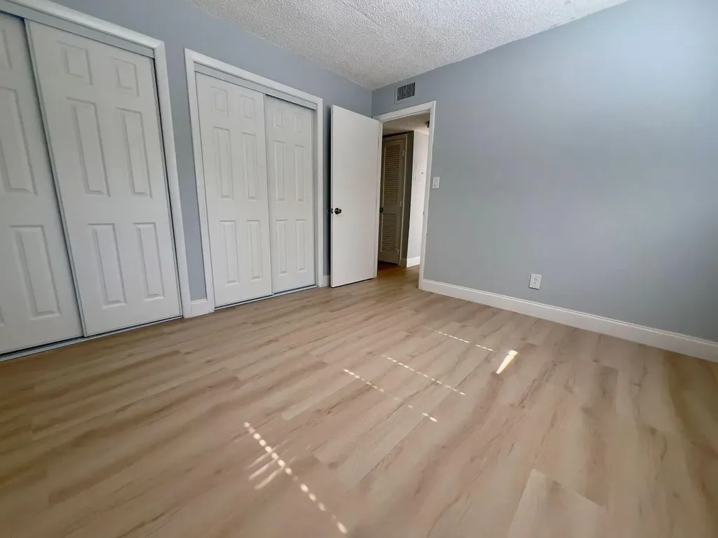 665 Glouchester Boca Raton FL 33487
