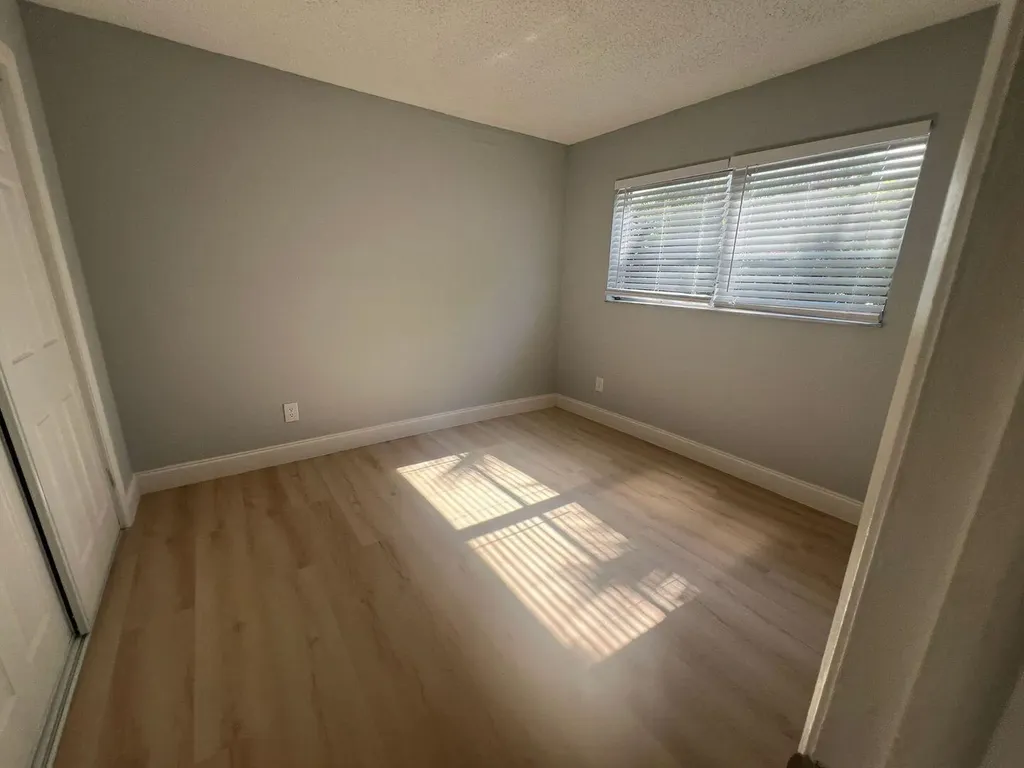 665 Glouchester Boca Raton FL 33487