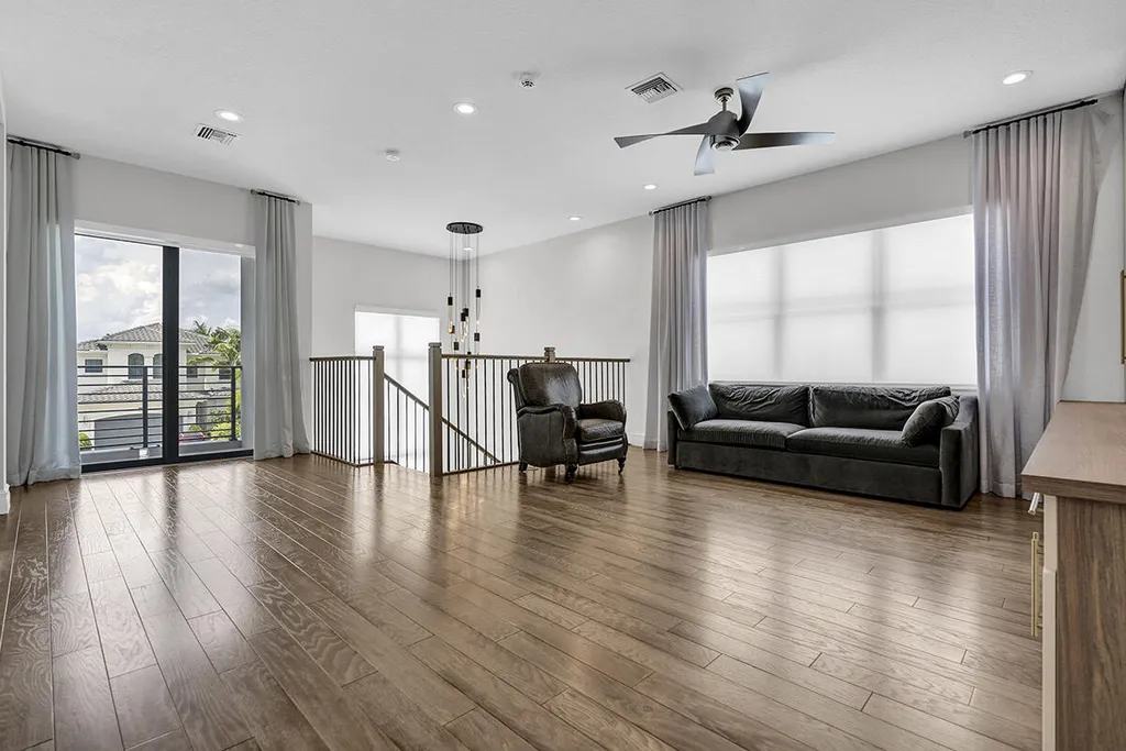 9046 Chauvet Way Boca Raton FL 33496