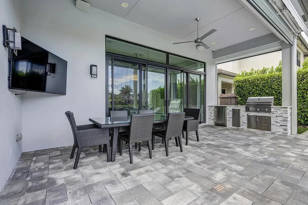 9046 Chauvet Way Boca Raton FL 33496