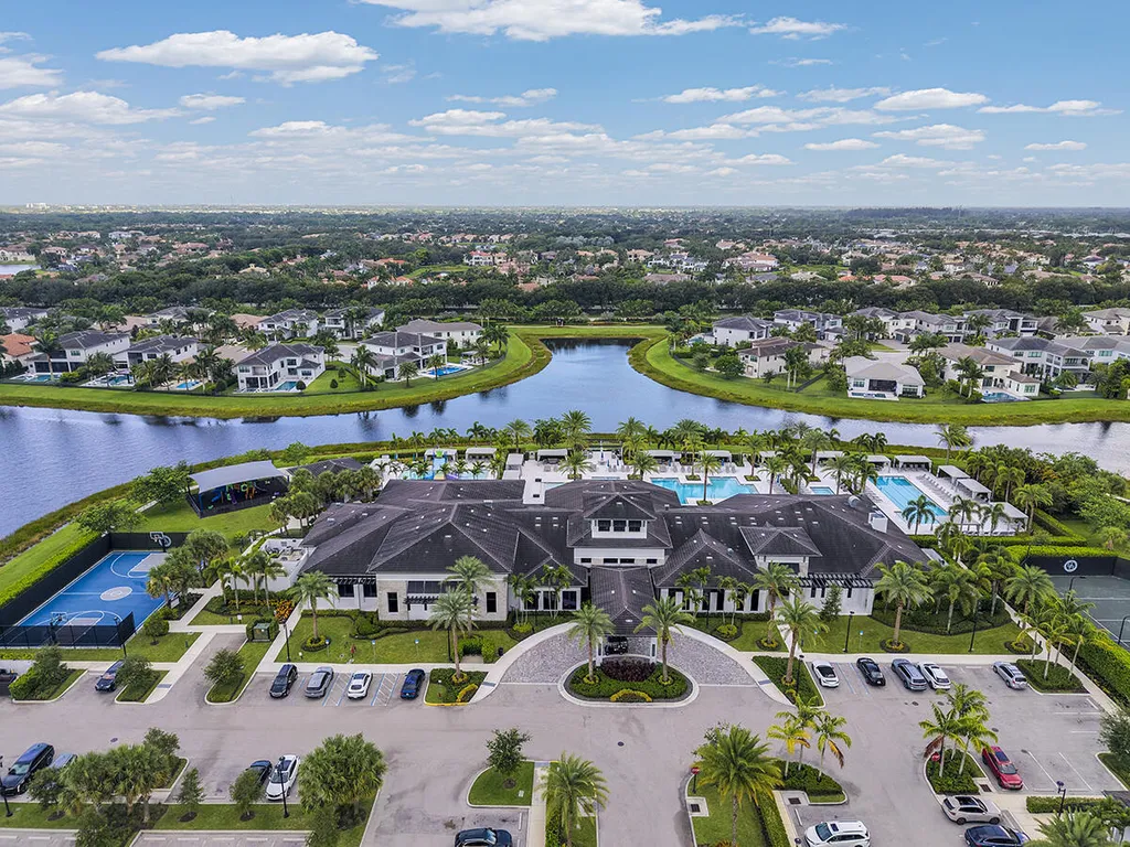 9046 Chauvet Way Boca Raton FL 33496