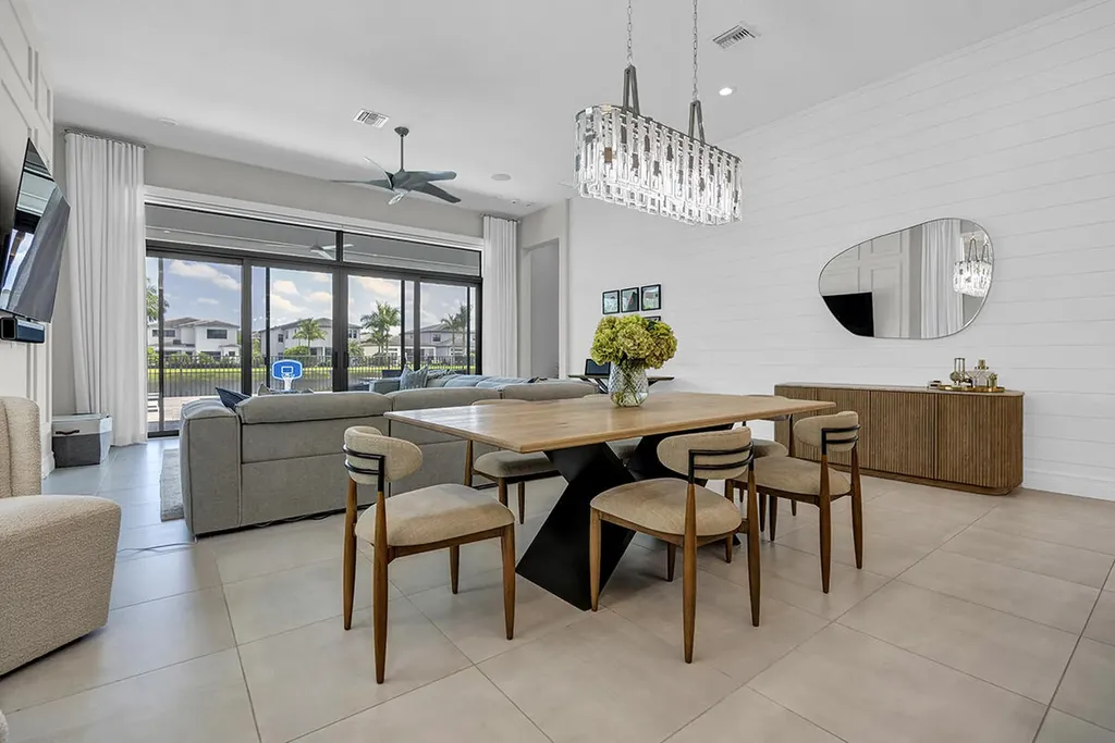 9046 Chauvet Way Boca Raton FL 33496