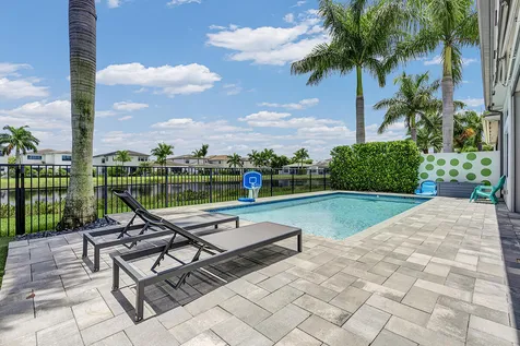 9046 Chauvet Way Boca Raton FL 33496