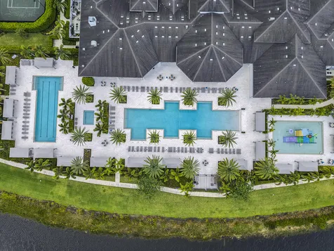 9046 Chauvet Way Boca Raton FL 33496