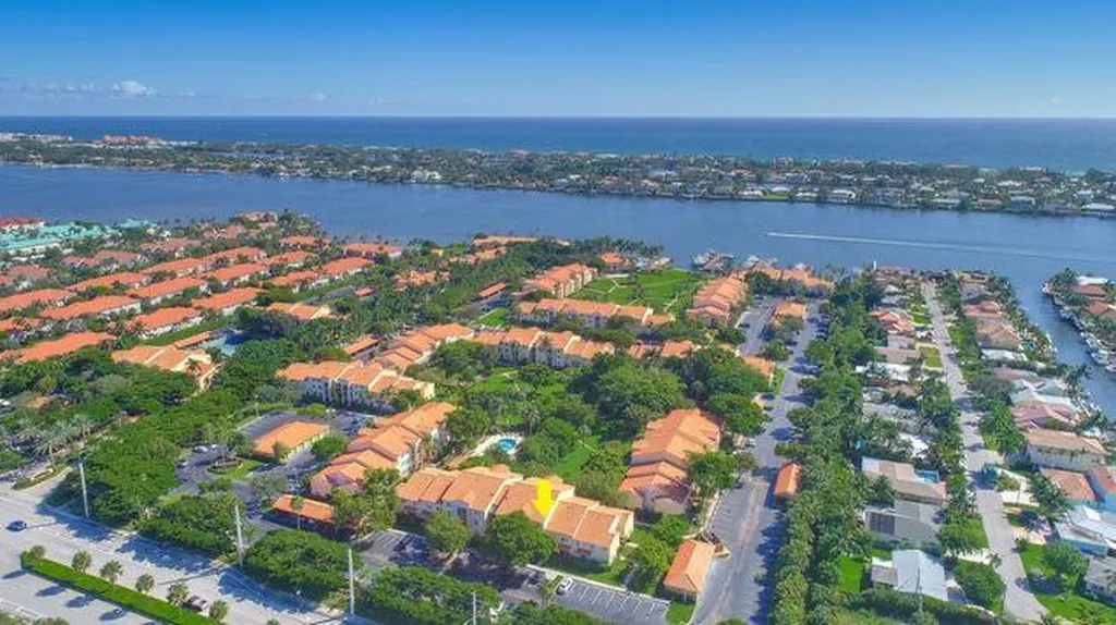 123 Yacht Club Way Hypoluxo FL 33462