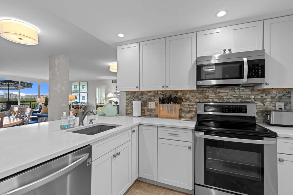 555 NW 4th Avenue Boca Raton FL 33432