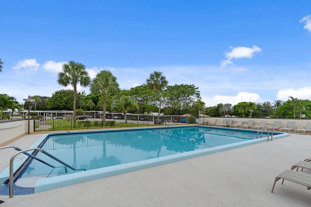 555 NW 4th Avenue Boca Raton FL 33432