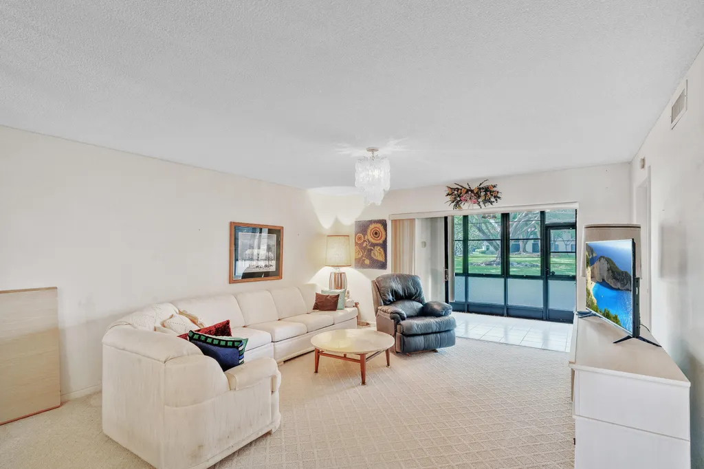 5585 Munsel Lane Boynton Beach FL 33437
