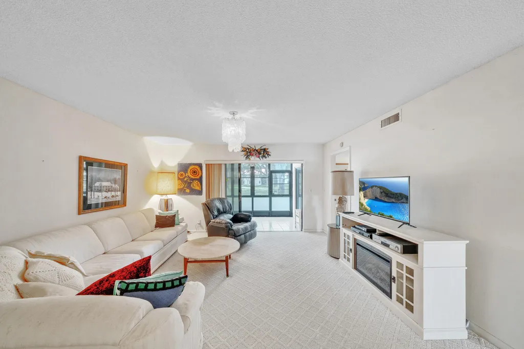 5585 Munsel Lane Boynton Beach FL 33437