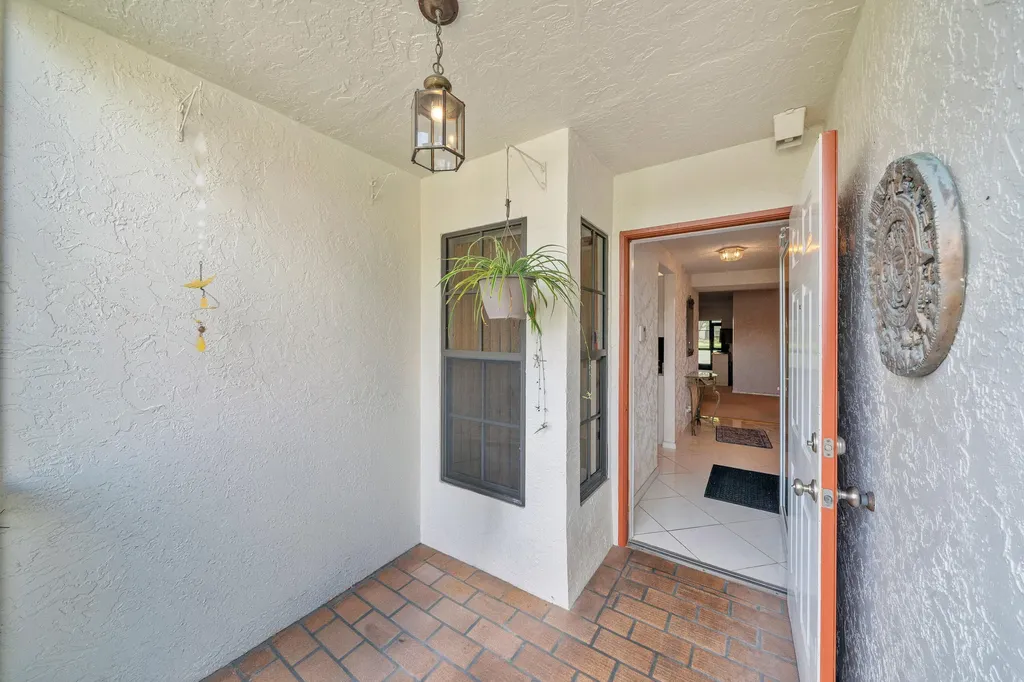 5585 Munsel Lane Boynton Beach FL 33437
