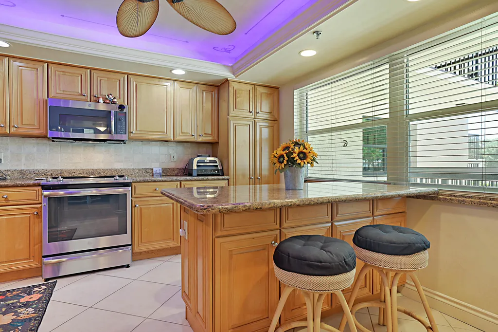 374 Golfview Road North Palm Beach FL 33408