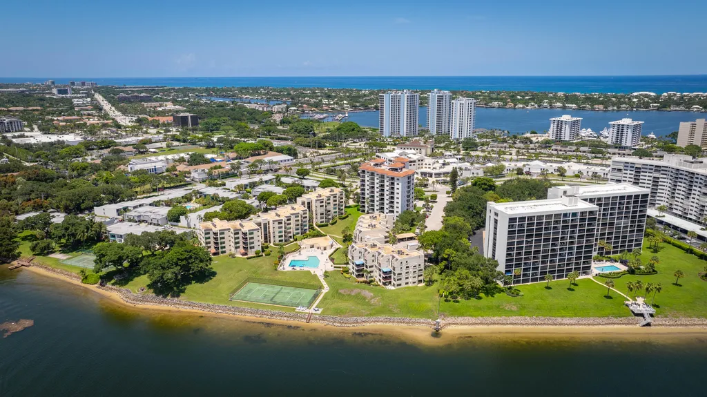 374 Golfview Road North Palm Beach FL 33408