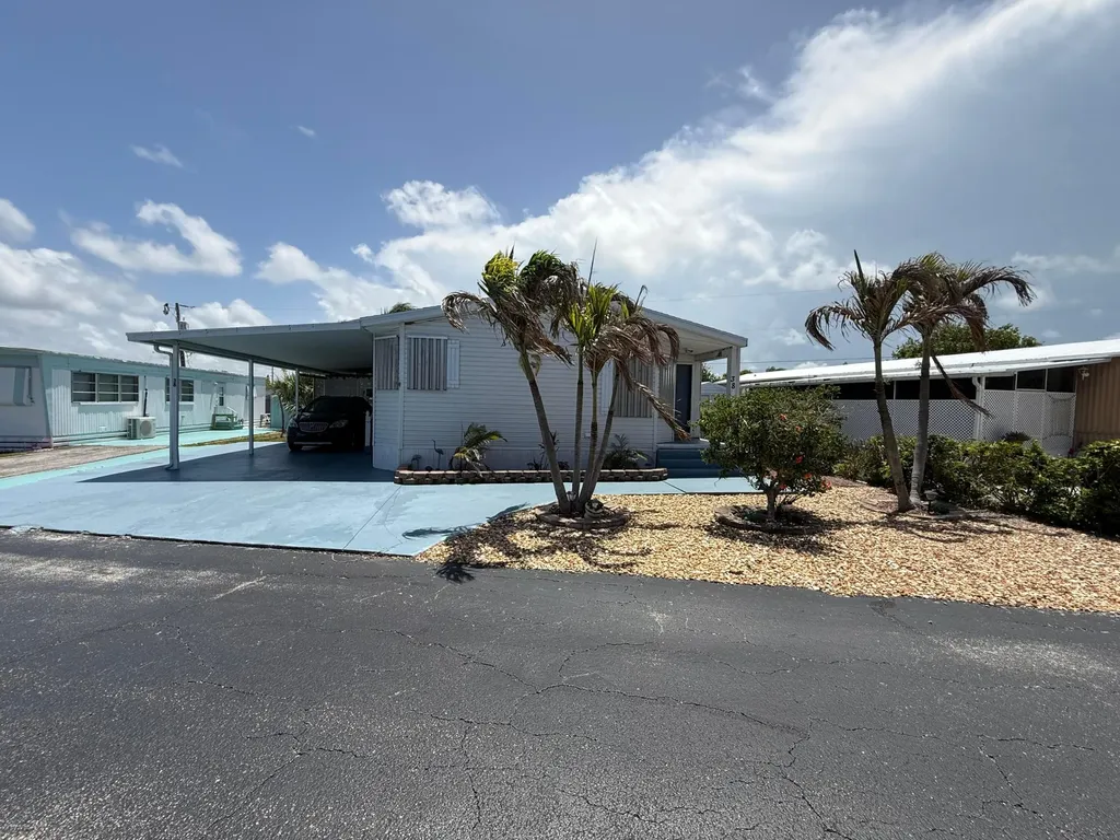 11055 SE Federal Hwy 38 Highway Hobe Sound FL 33455