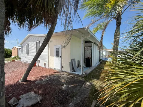 11055 SE Federal Hwy 38 Highway Hobe Sound FL 33455