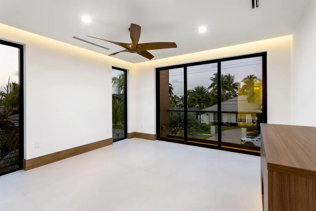 2441 NE 48th Court Lighthouse Point FL 33064