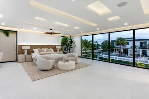 2441 NE 48th Court Lighthouse Point FL 33064