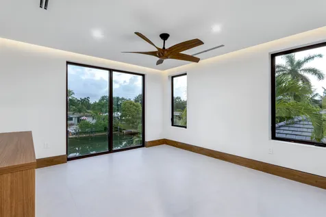 2441 NE 48th Court Lighthouse Point FL 33064
