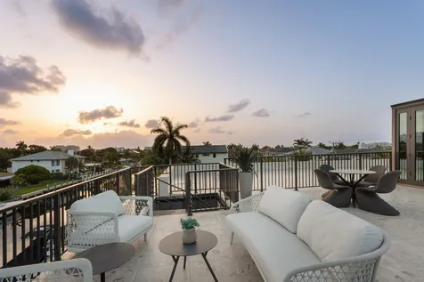 2441 NE 48th Court Lighthouse Point FL 33064