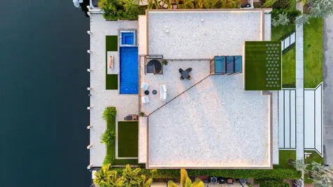 2441 NE 48th Court Lighthouse Point FL 33064