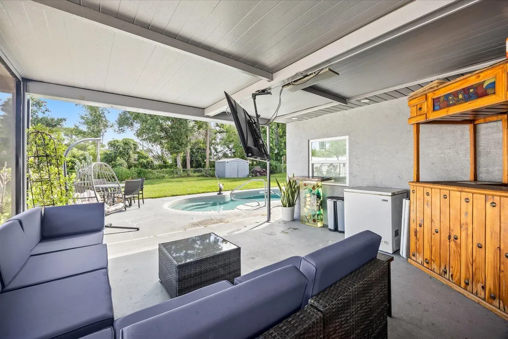 957 SW Nichols Terrace Port St Lucie FL 34953